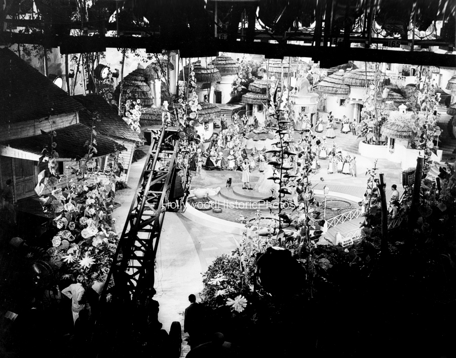 1939 1 Munchkinland stage 27 MGM wm.jpg
